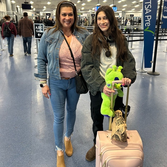 Meet your Posher, Cindy - Picture 6 of 12